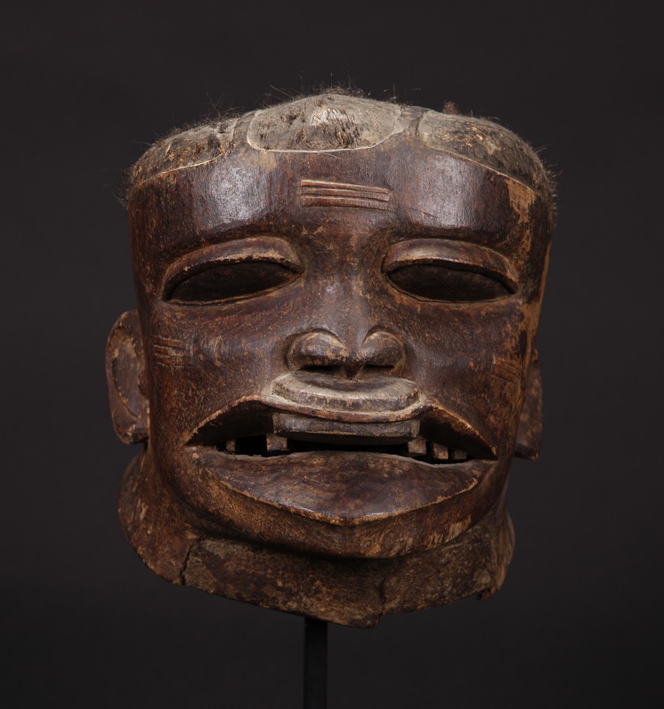 AF561: Makonde Mask